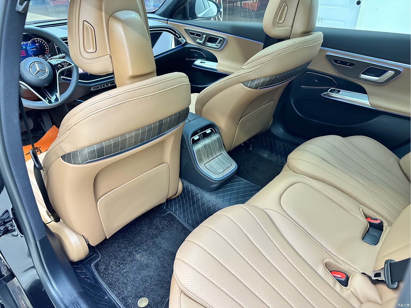 Mercedes-Benz E-Class, 2026 11