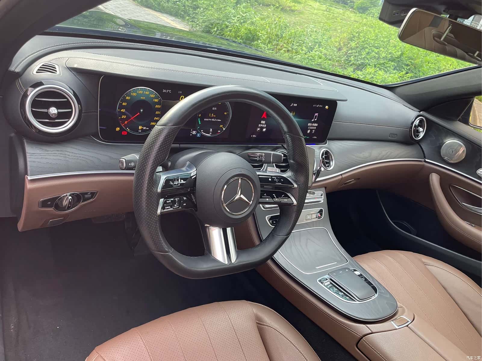 Mercedes-Benz E-Class, 2022 4