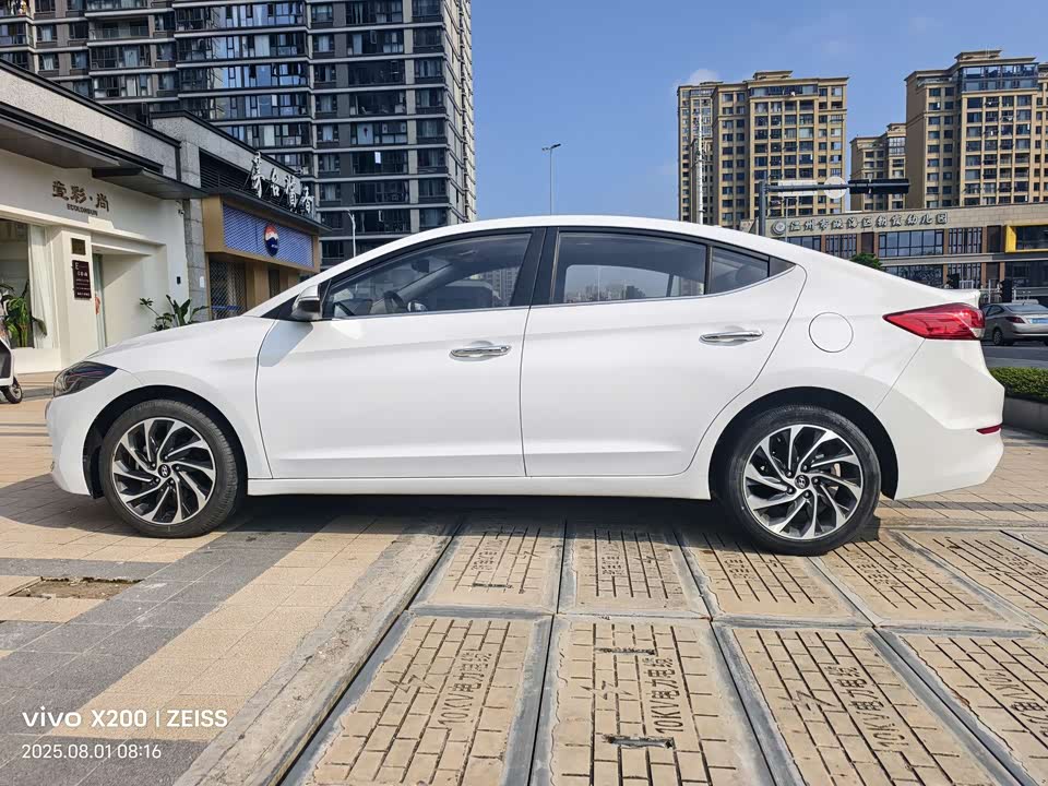 Hyundai Lead