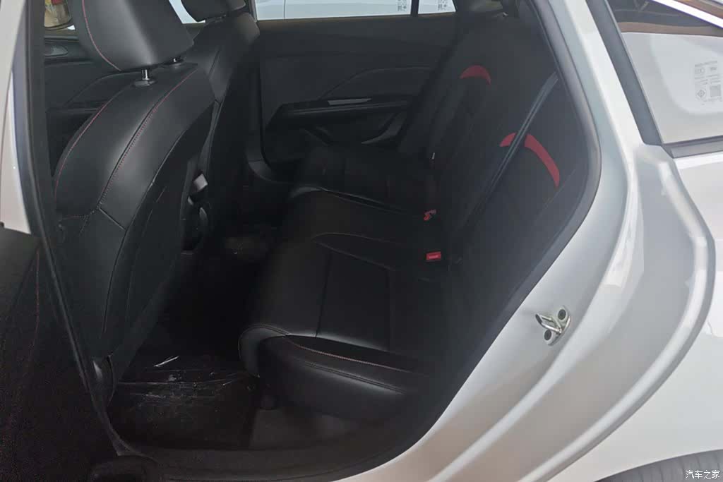 MG MG5, 2026 11
