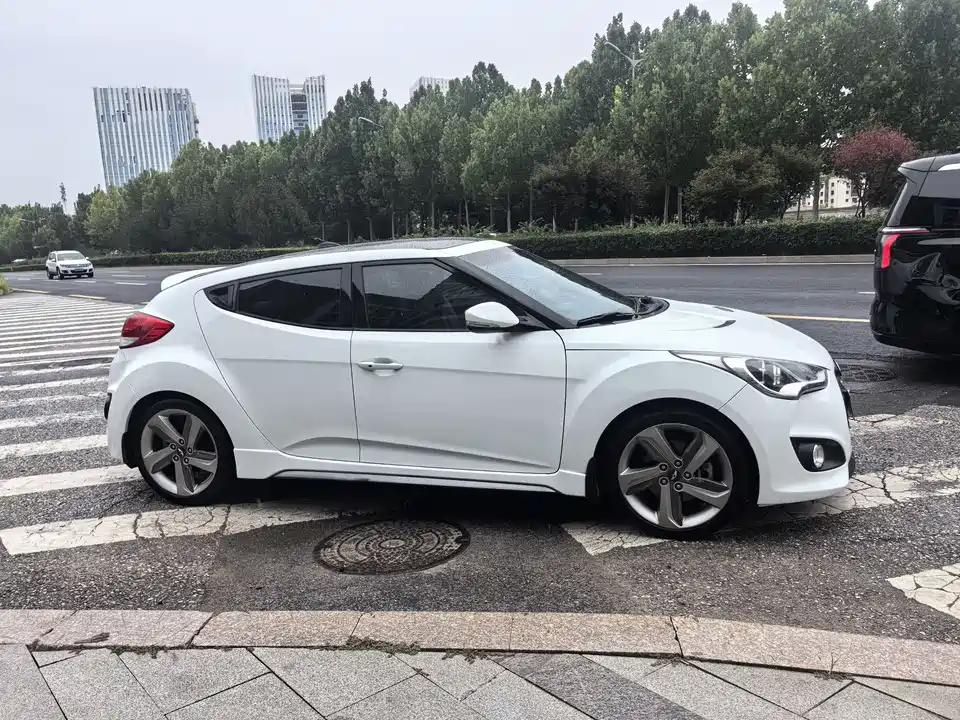 Hyundai Veloster