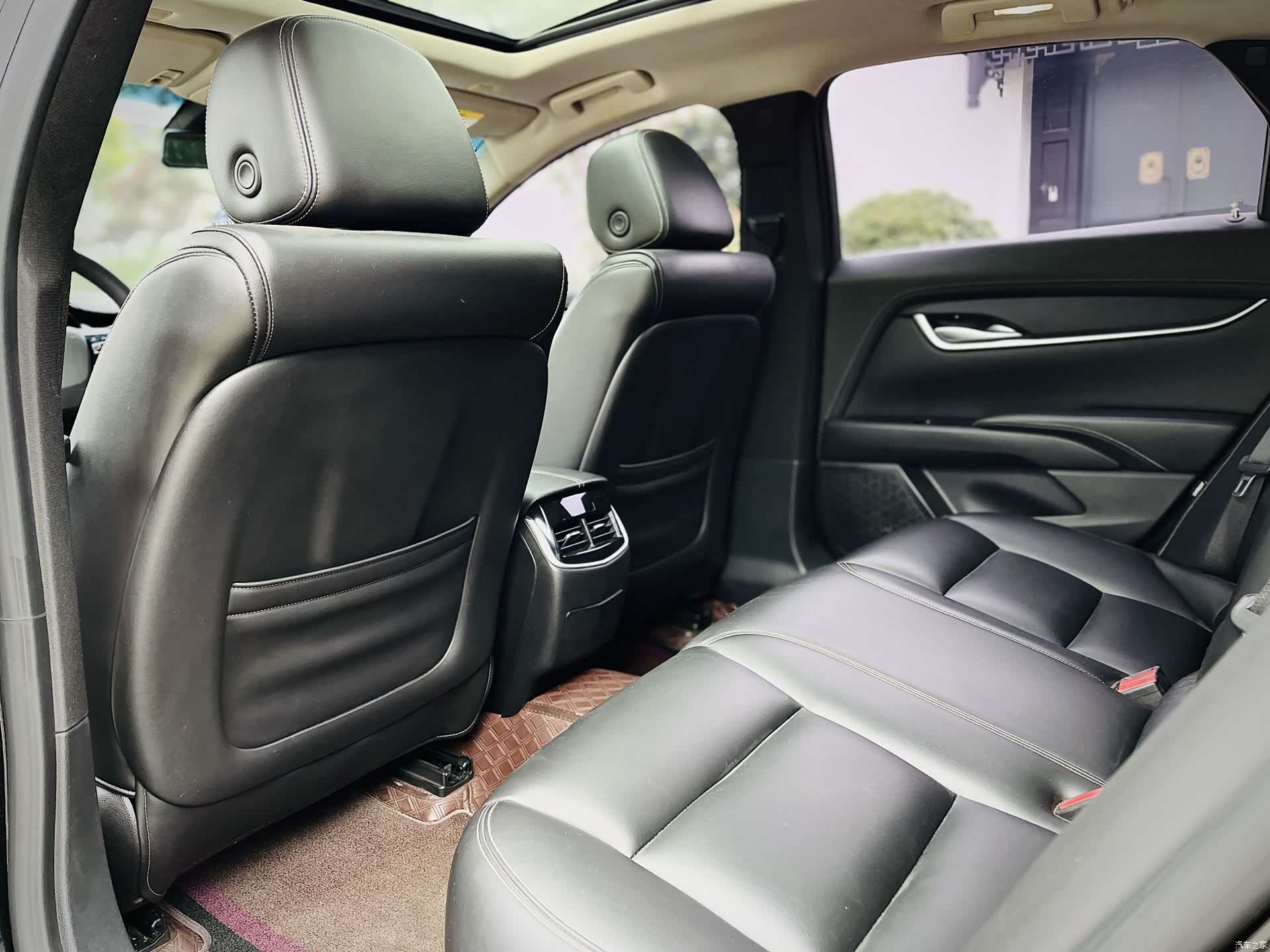 Cadillac XTS, 2018 15