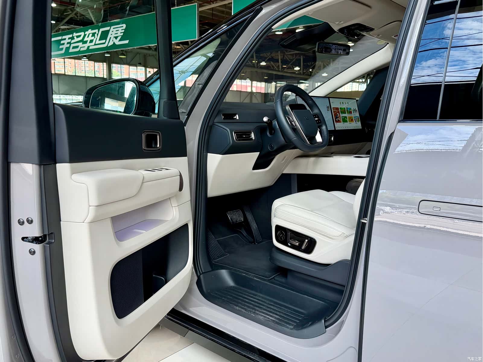Li Auto MEGA, 2025 7