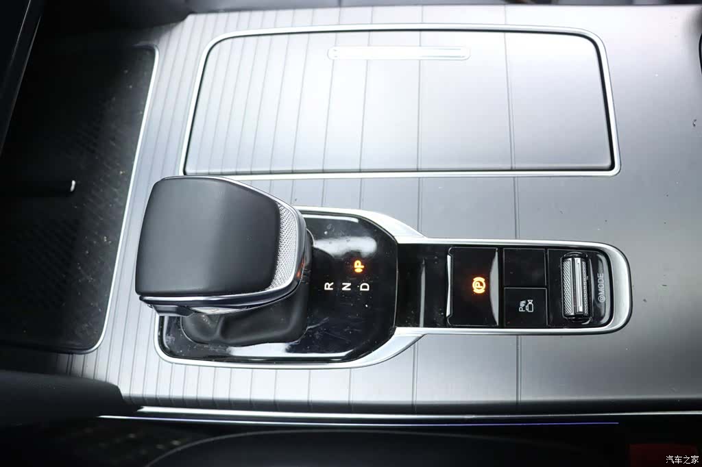 Hongqi HS7, 2024 9