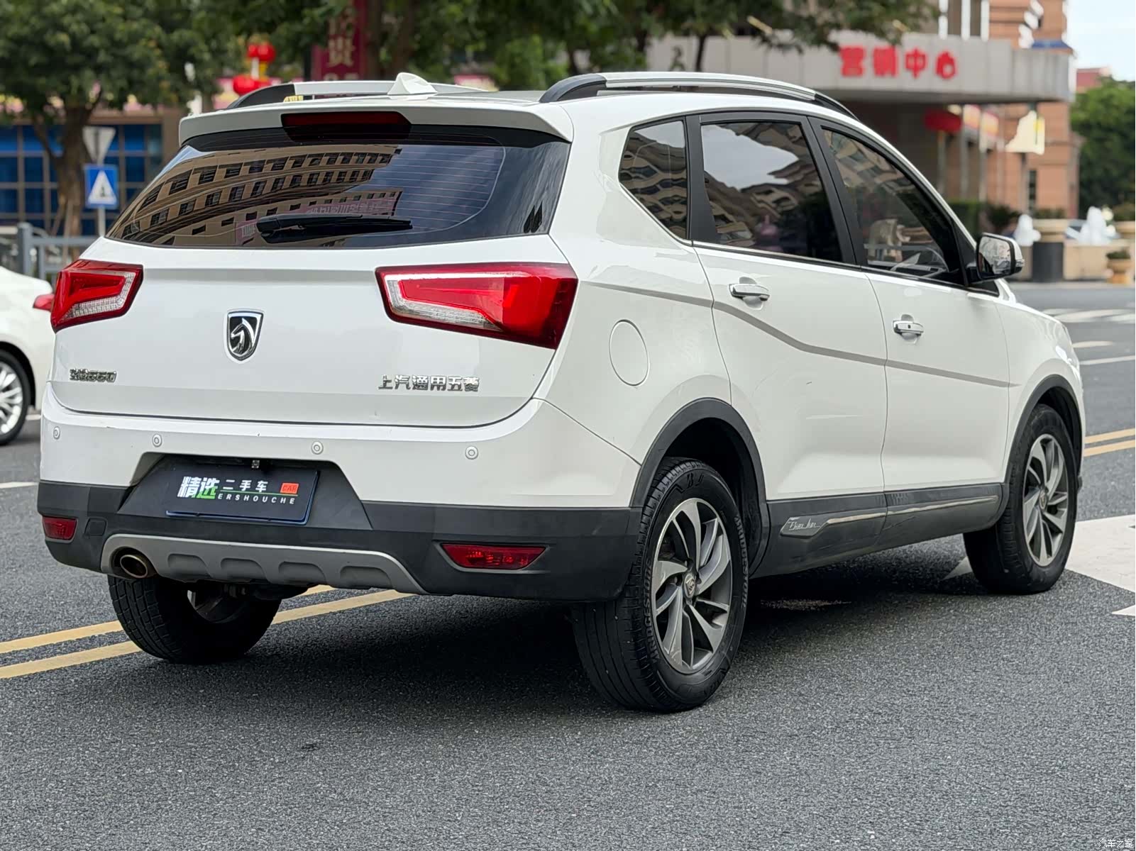 Wuling 560, 2015 13