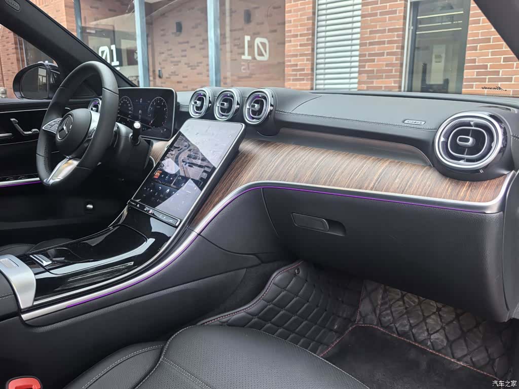 Mercedes-Benz C-Class, 2025 19