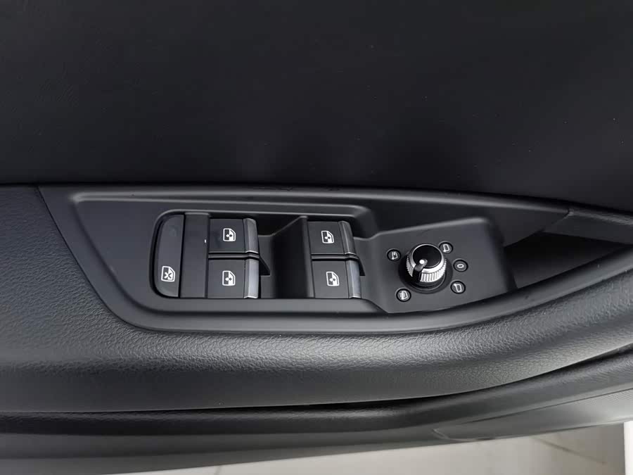 Audi A4L 2018, фото 9