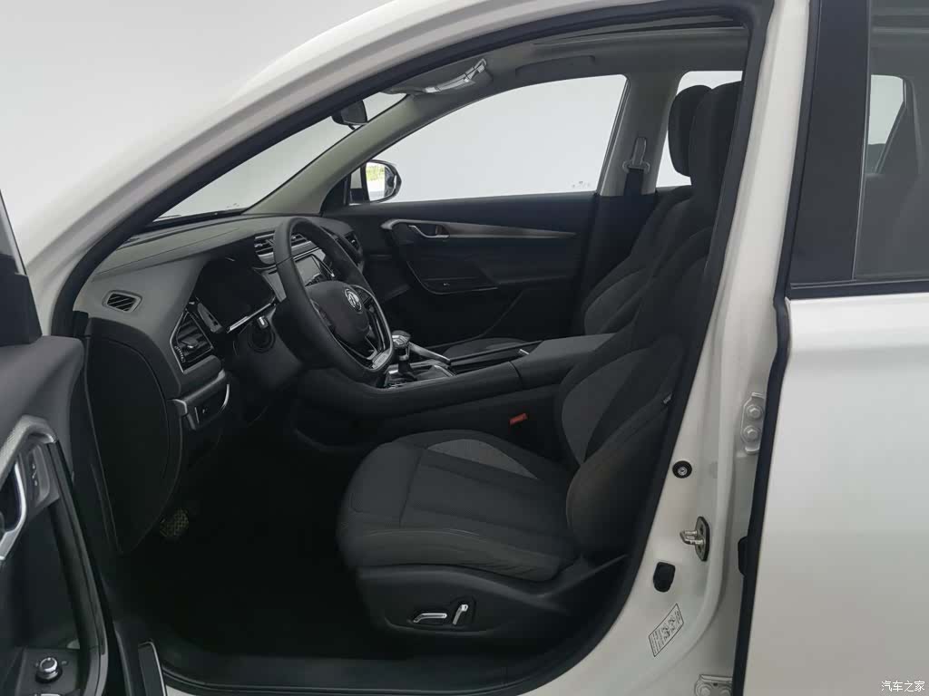 DongFeng AX7, 2019 10