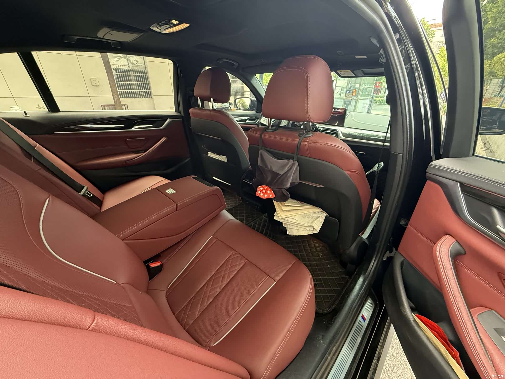 BMW 5 Series, 2023 15