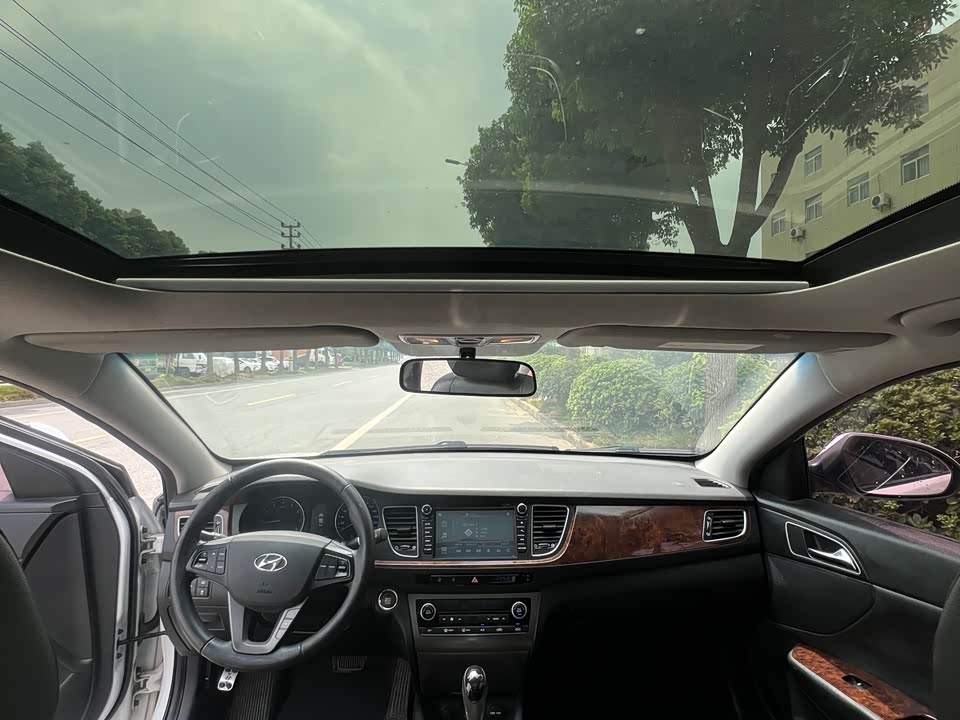 Hyundai Name picture