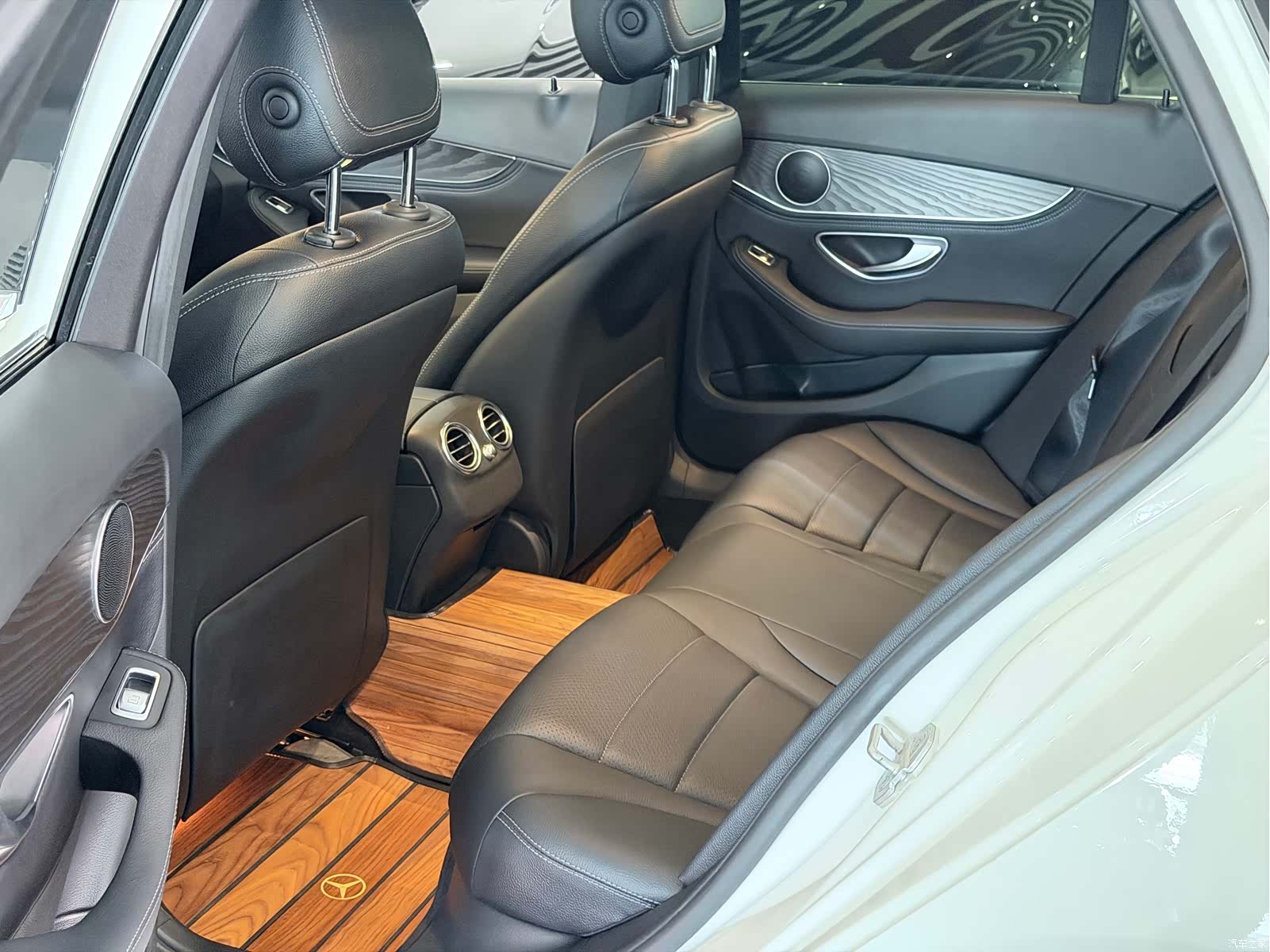 Mercedes-Benz C-Class, 2015 7