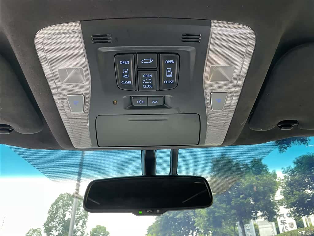 Toyota Alphard, 2018 12
