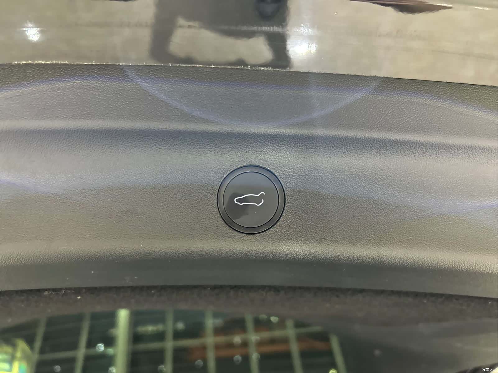 Tesla Model Y, 2023 15