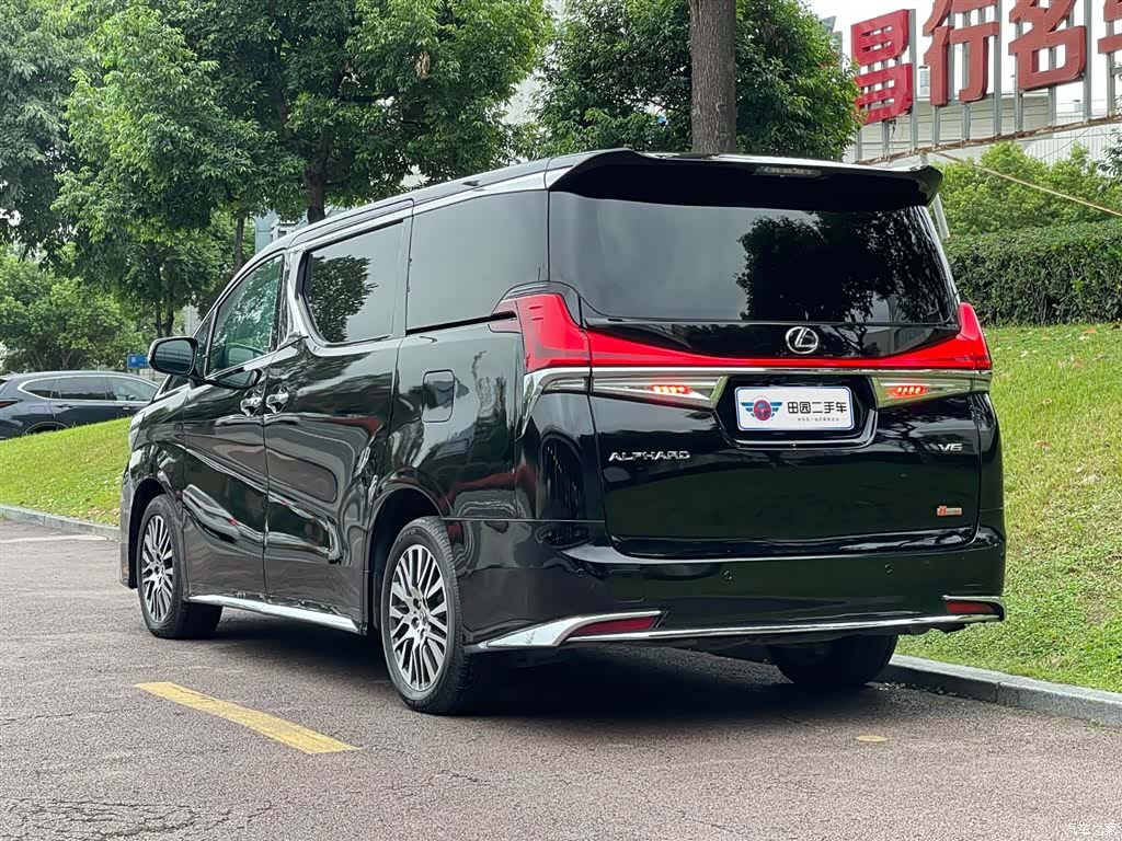 Toyota Alphard, 2018 4