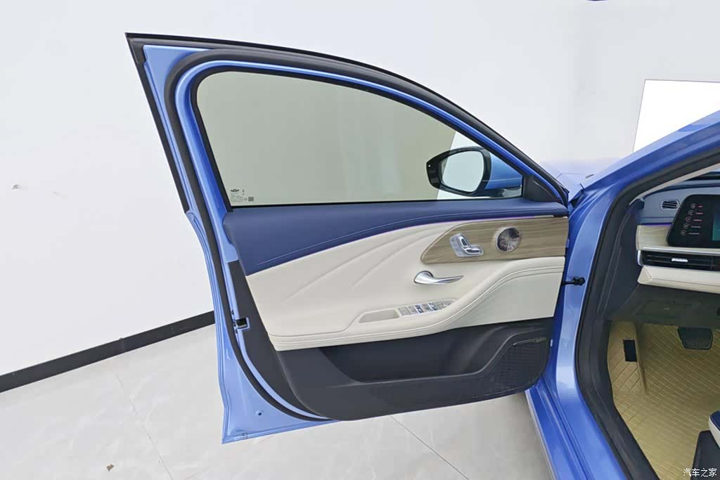 Chery Arrizo 8, 2022 7