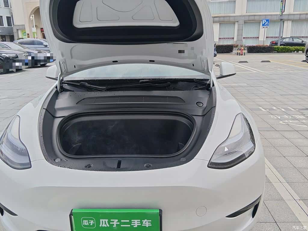 Tesla Model Y, 2024 22
