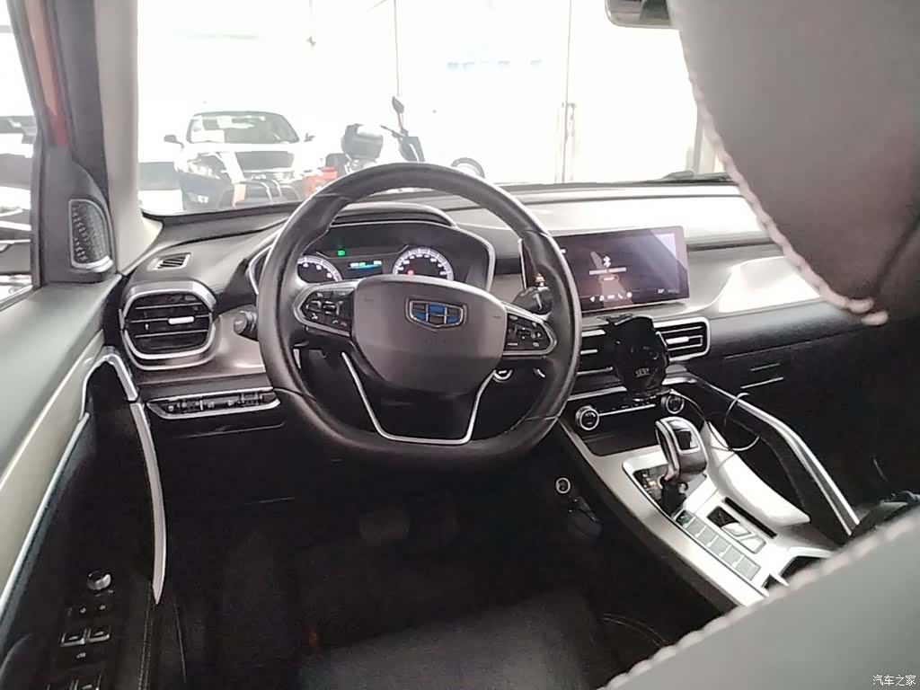Geely Coolray, 2019 11