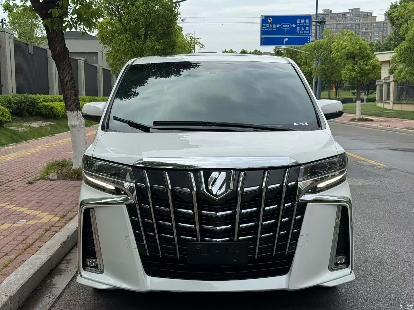Toyota Alphard, 2018 2