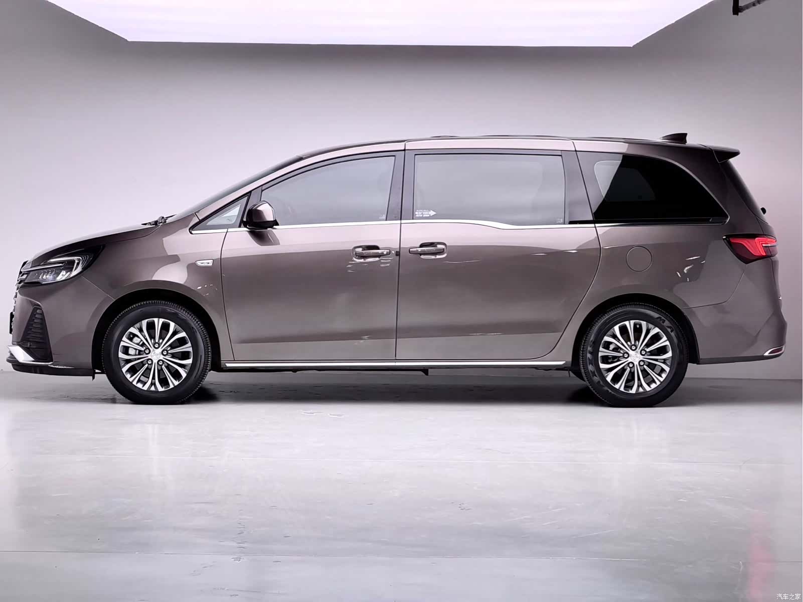 Buick GL8, 2024 10