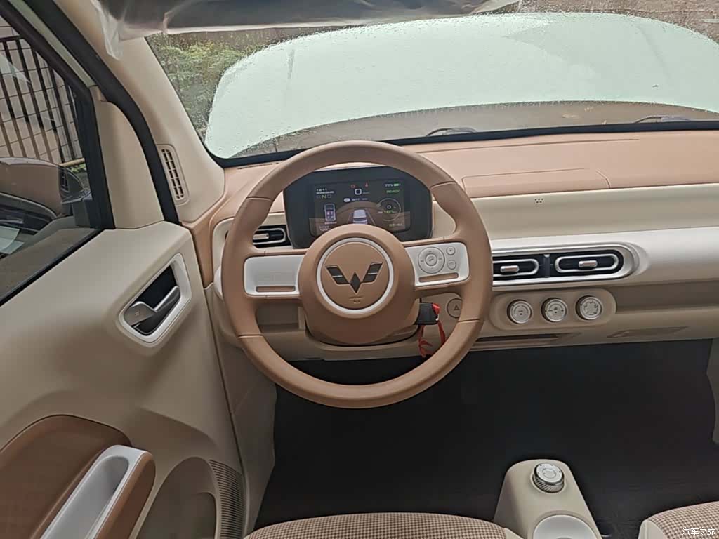 Wuling MINIEV, 2025 11