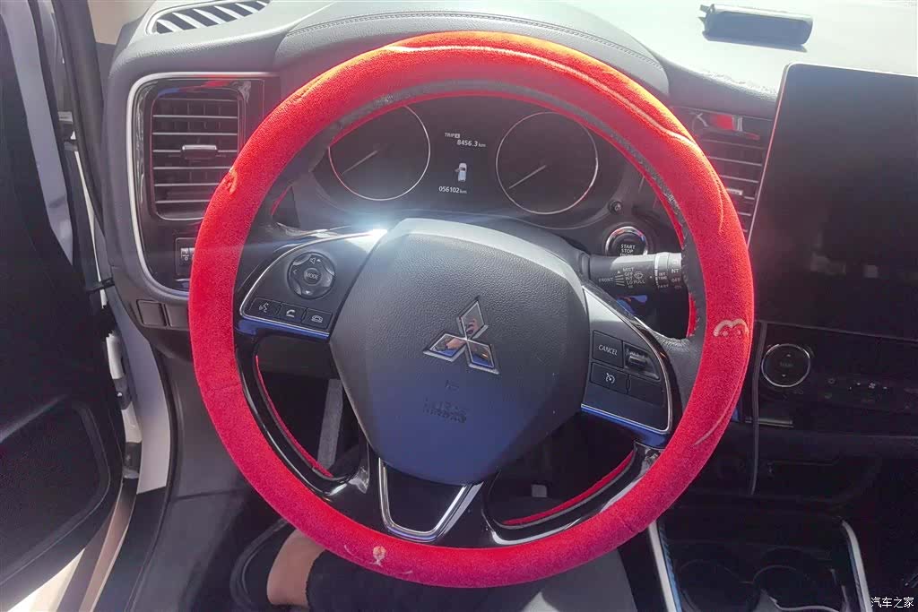 Mitsubishi Outlander, 2020 15