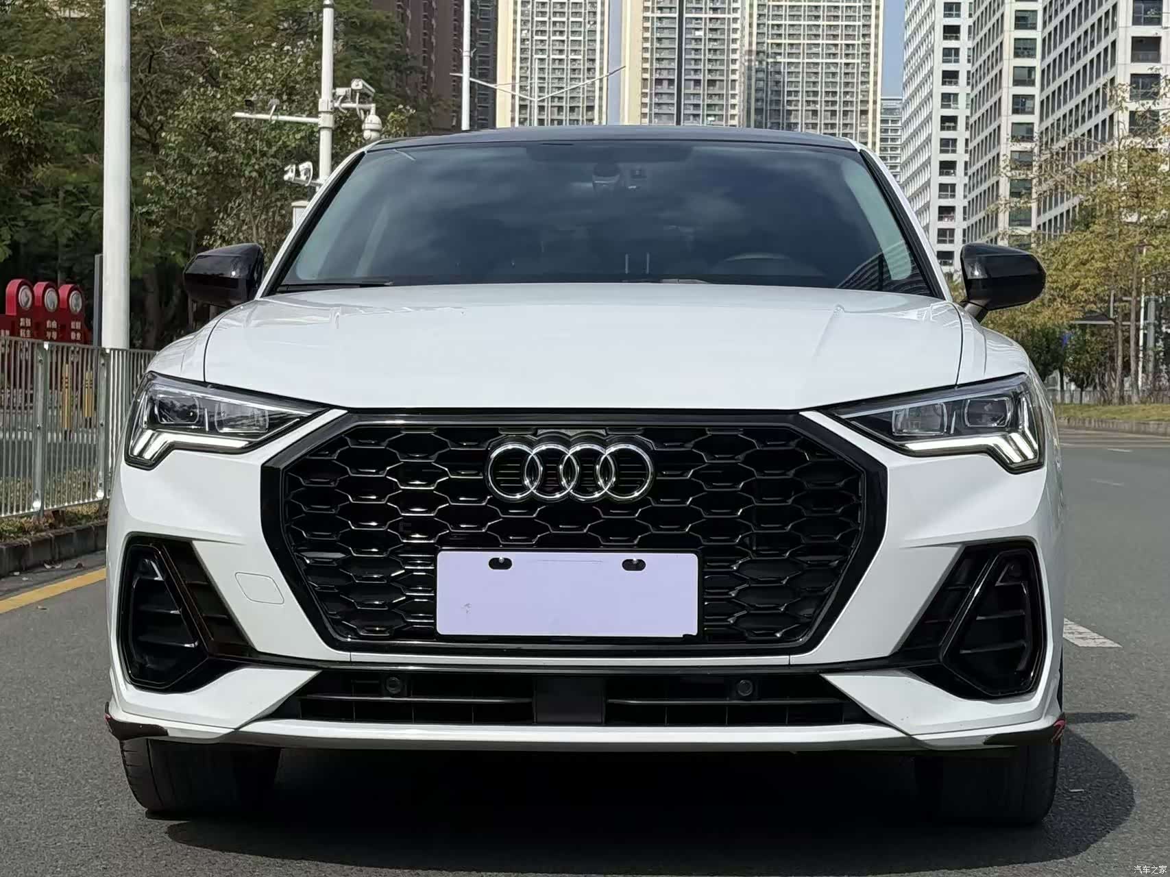 Audi Q3, 2022 2