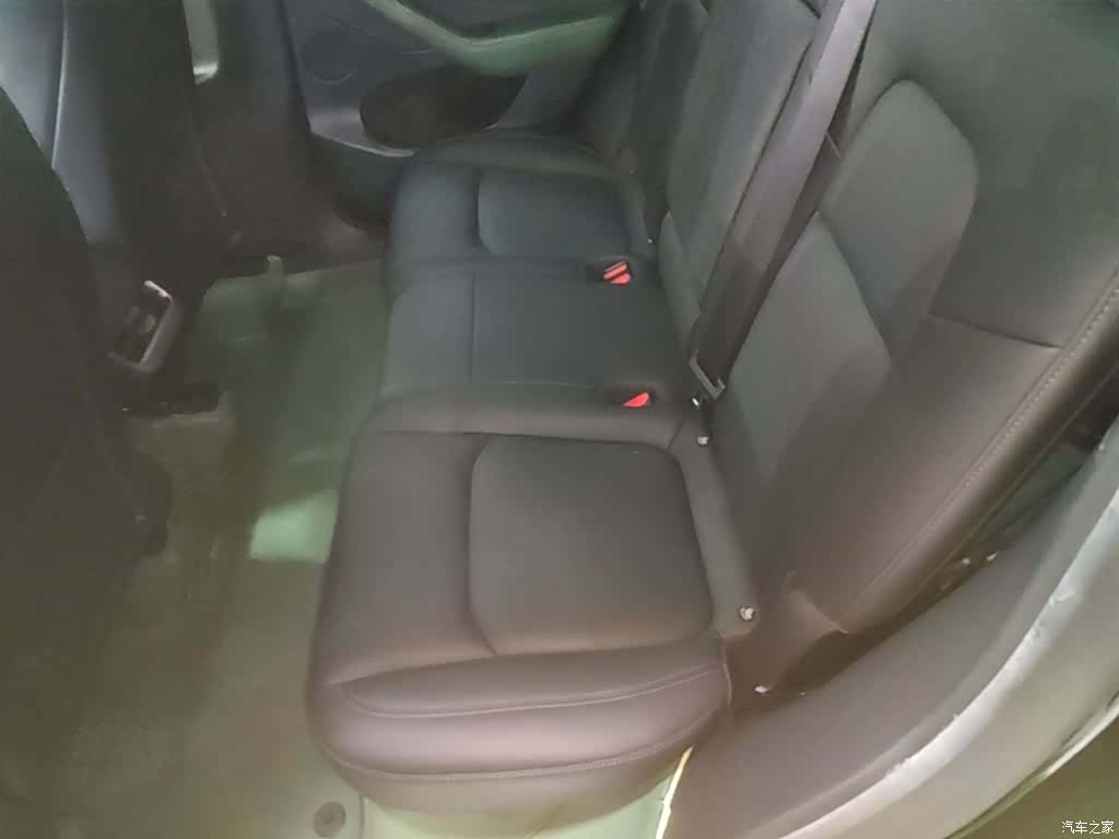Tesla Model Y, 2022 17