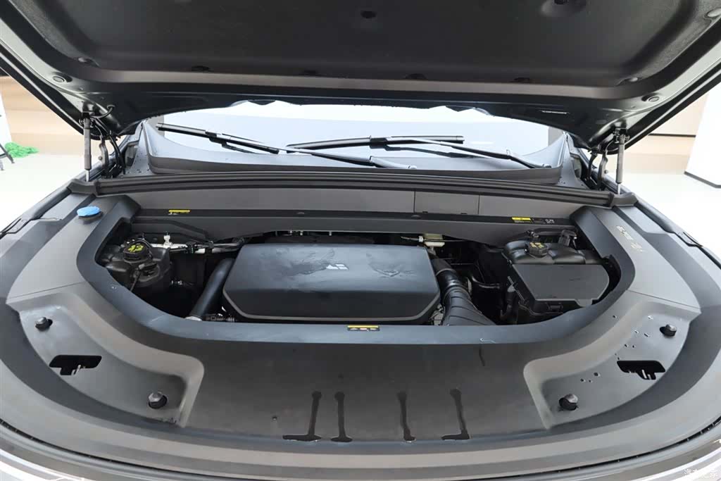 Li Auto L8, 2025 13