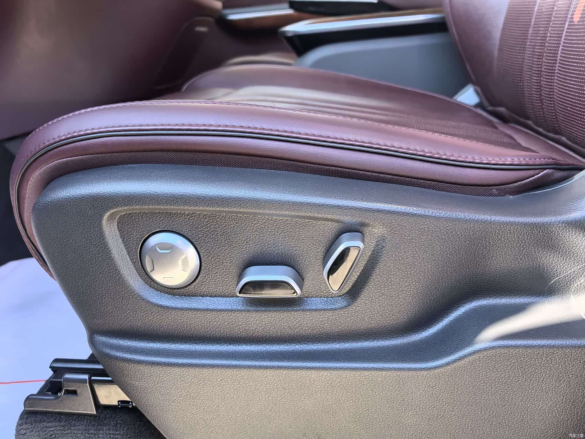 Hongqi HQ9, 2023 7