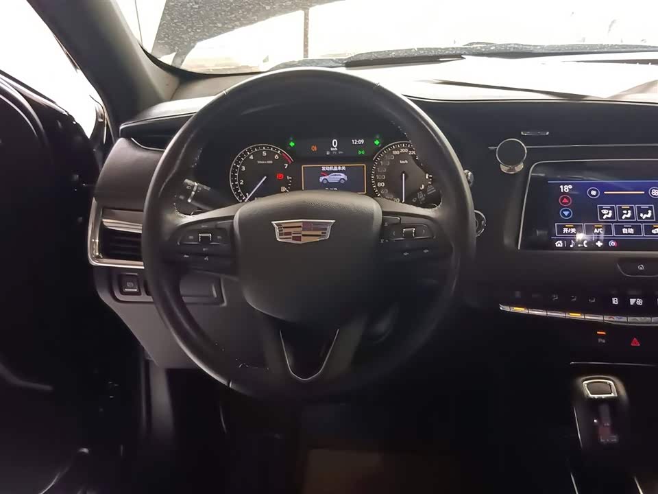 Cadillac XT4