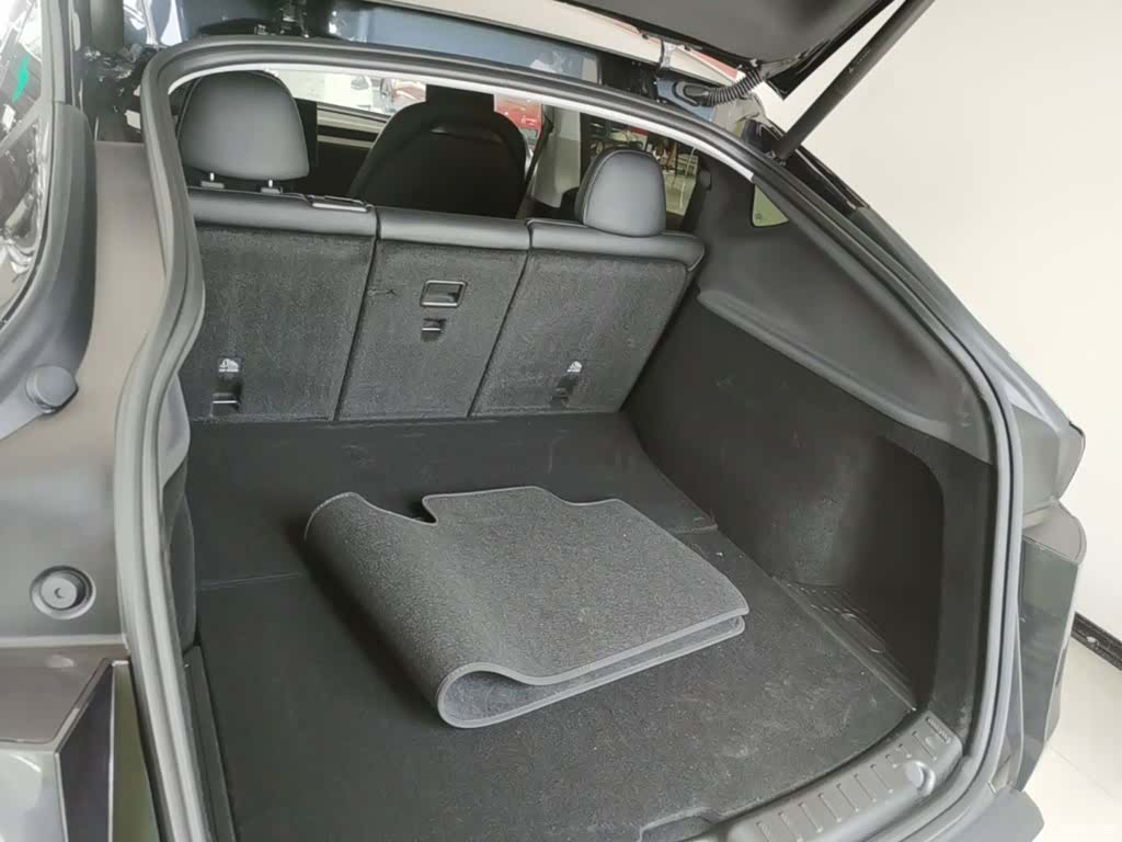Tesla Model Y, 2025 19