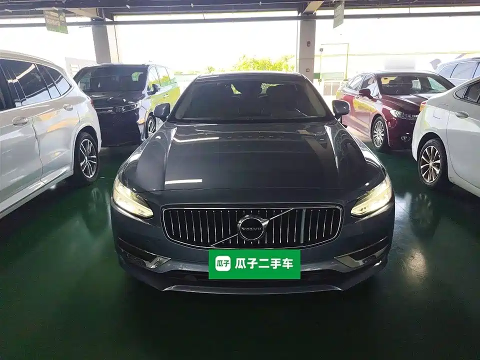 Volvo S90
