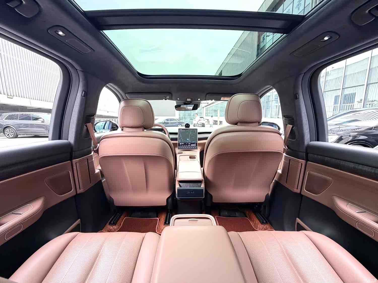 NIO ES8, 2024 7