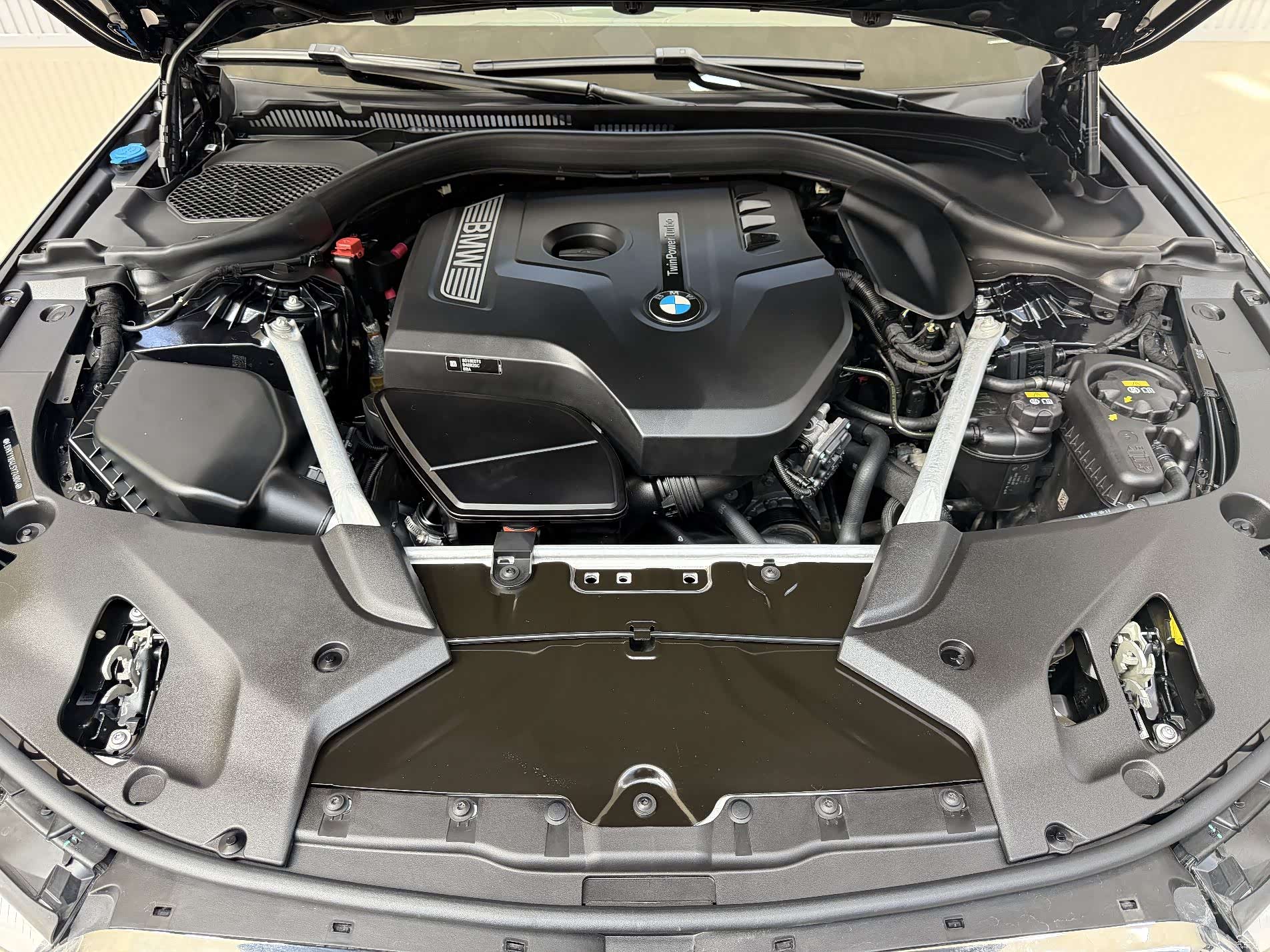 BMW 5 Series, 2020 все фото