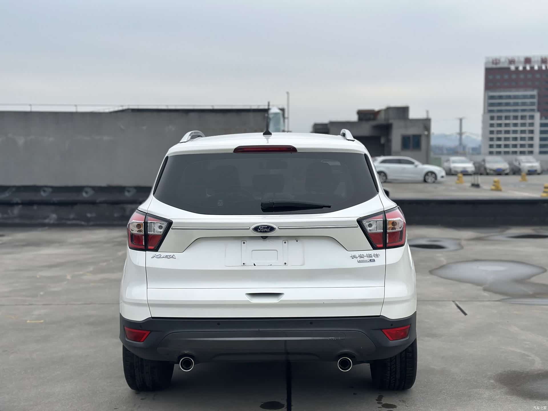 Ford Kuga, 2021 4