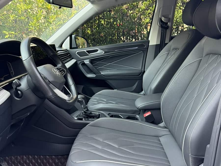 Volkswagen Tiguan L 2023, фото 9