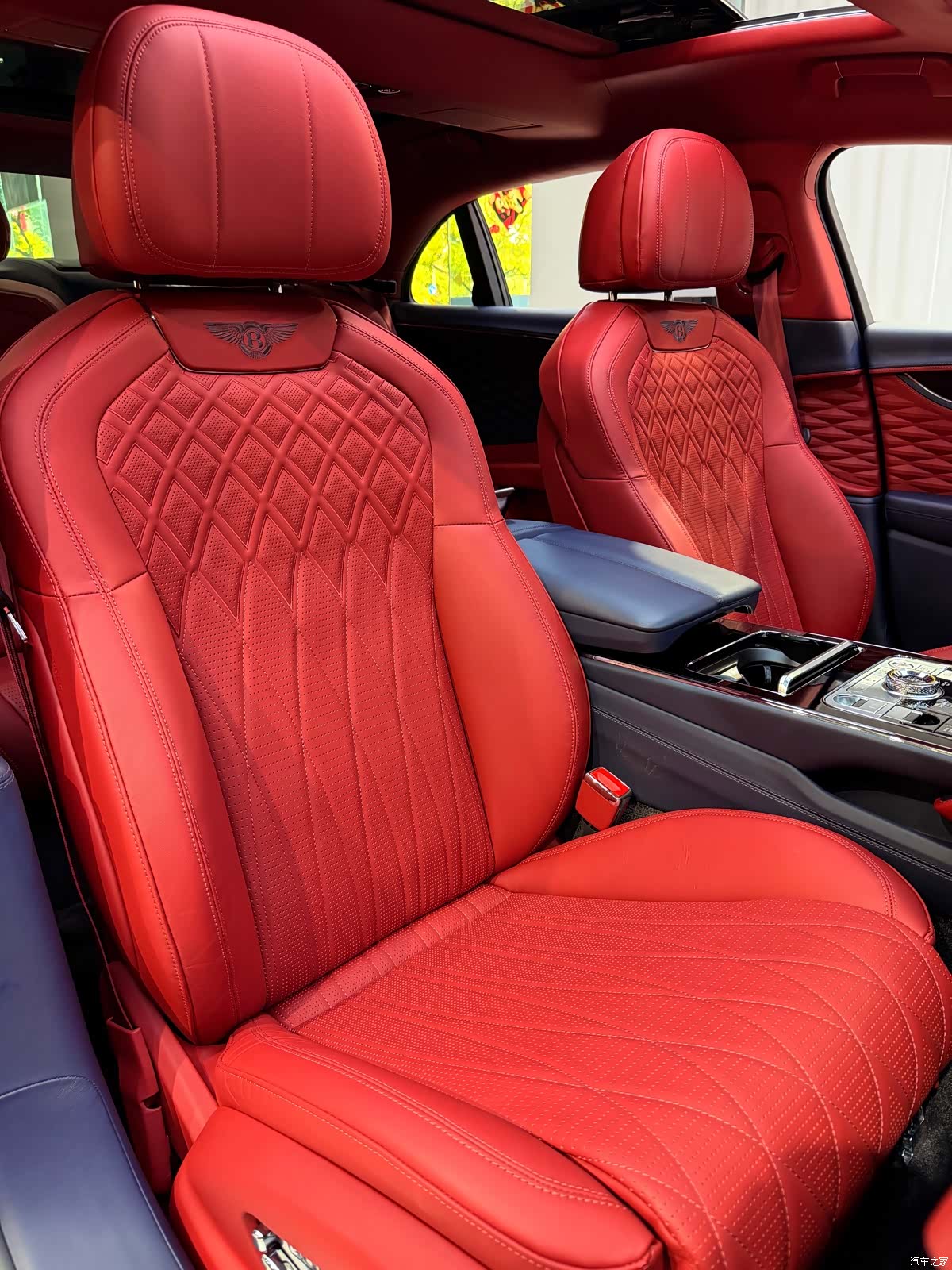 Bentley Flying Spur, 2022 11