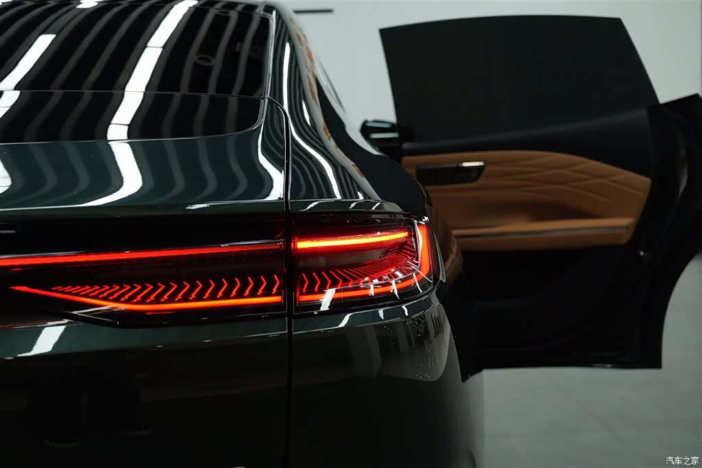 Geely 8, 2025 13