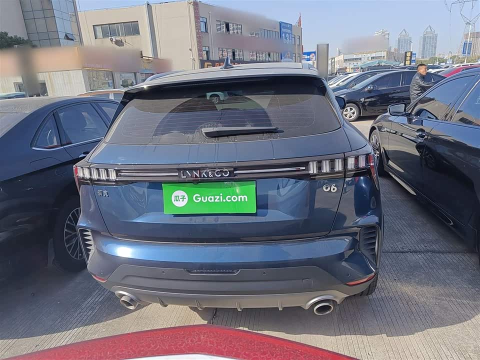 Lynk & Co 06