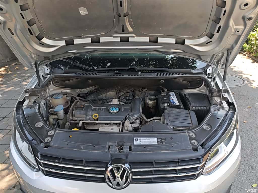 Volkswagen 5, 2014 20