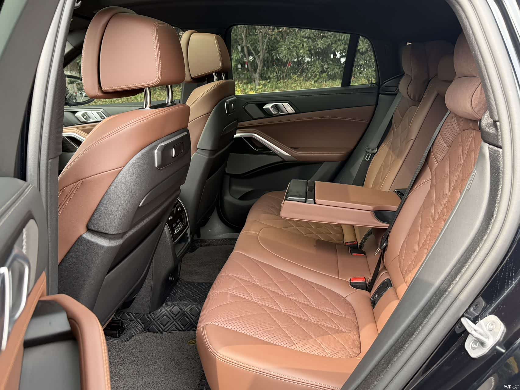 BMW X6, 2025 9