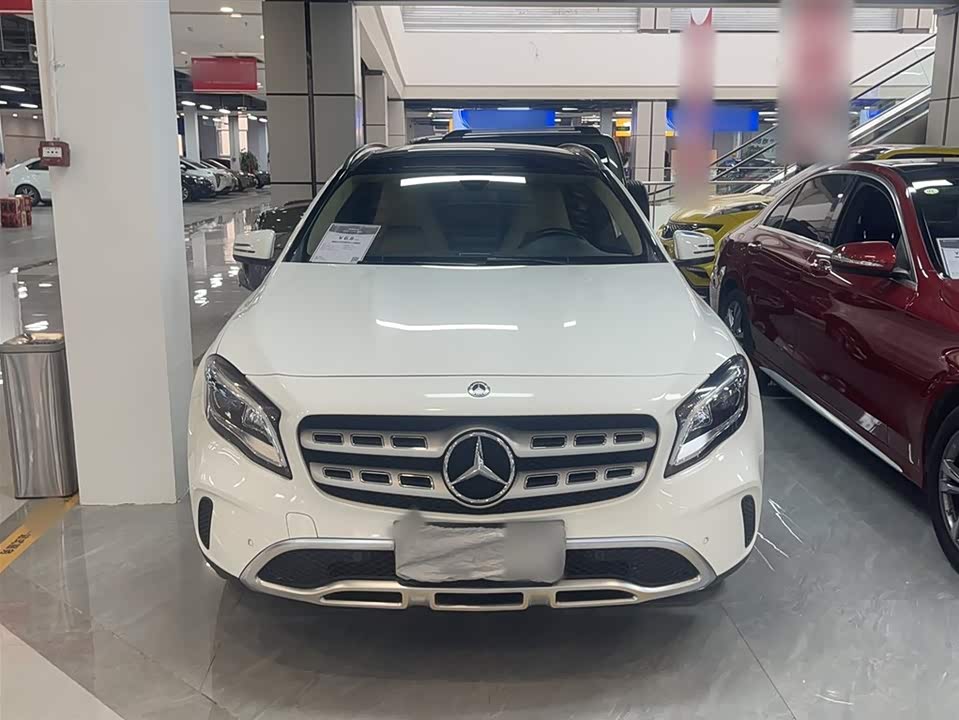 Mercedes-Benz GLA