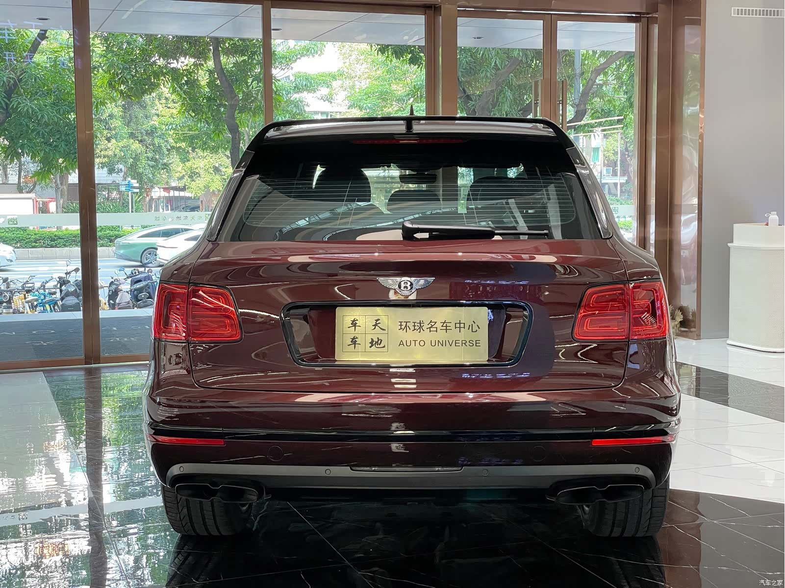 Bentley Bentayga, 2019 16