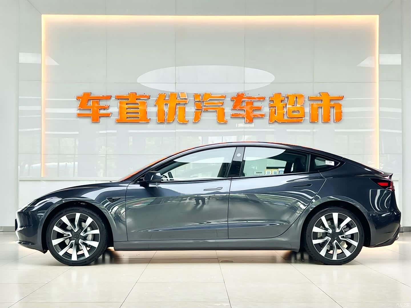 Tesla Model 3, 2025 3