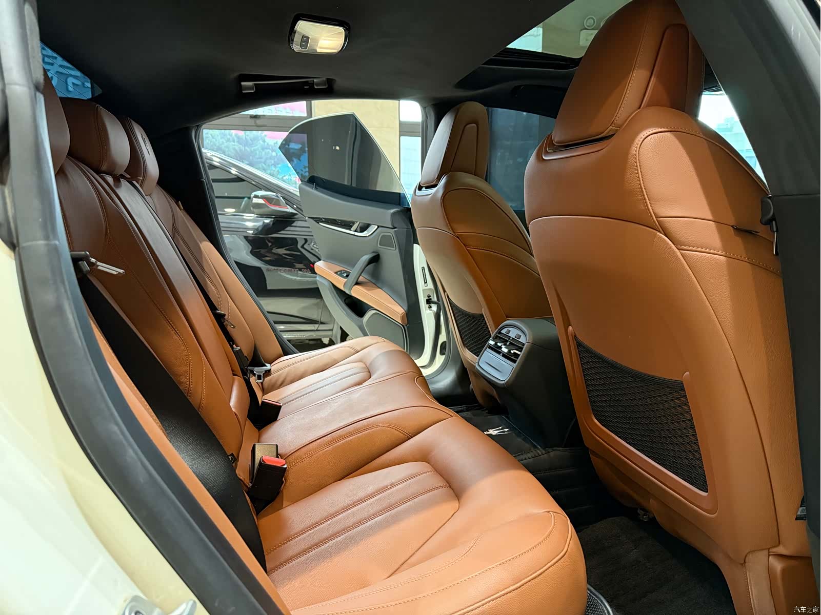 Maserati Ghibli, 2023 14