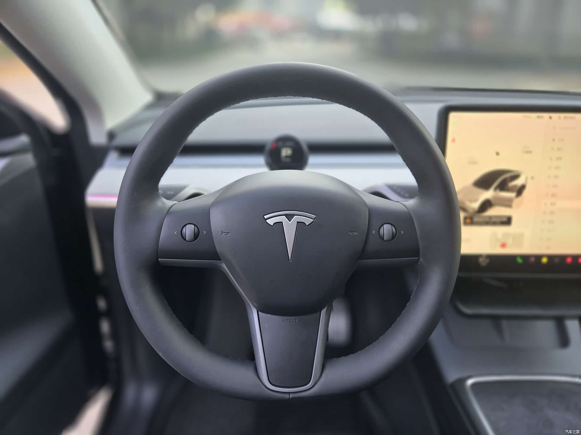 Tesla Model Y, 2025 11