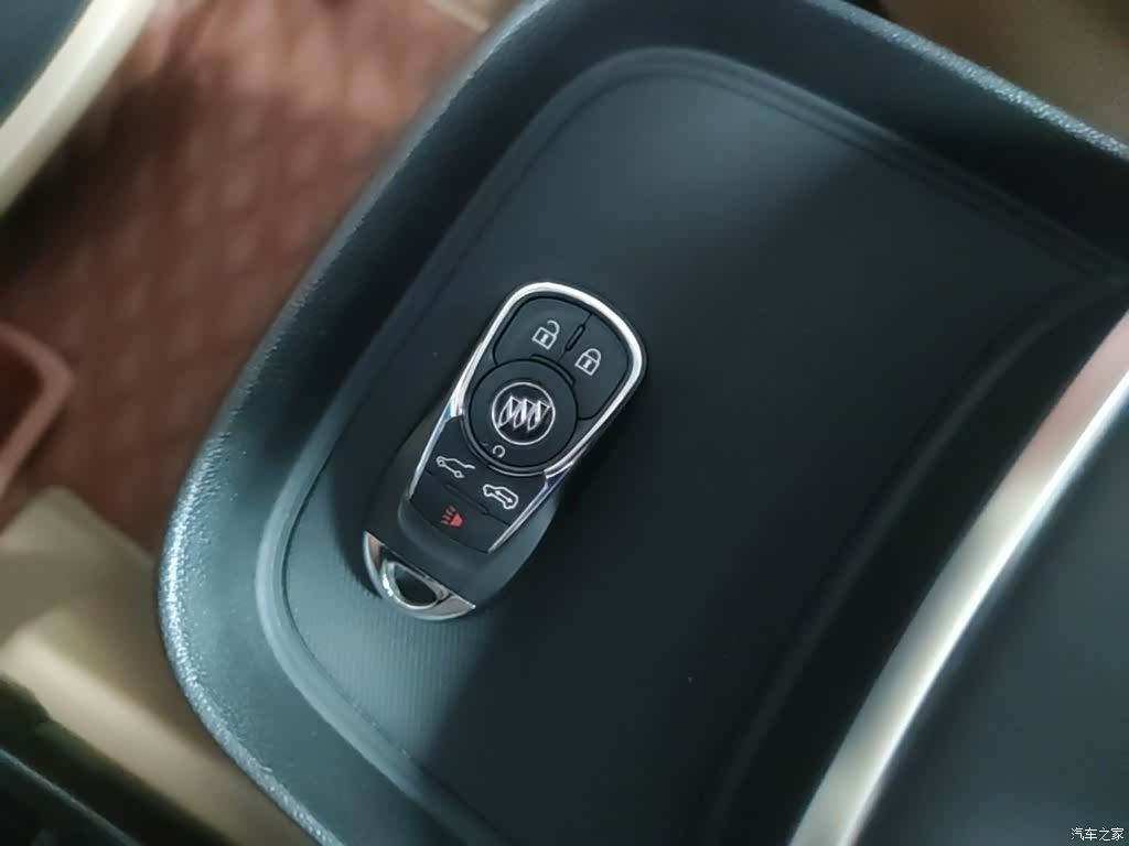 Buick GL8, 2018 9
