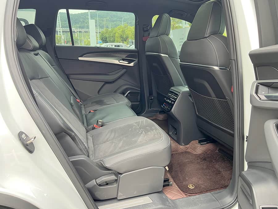 Audi Q6 2025, фото 18