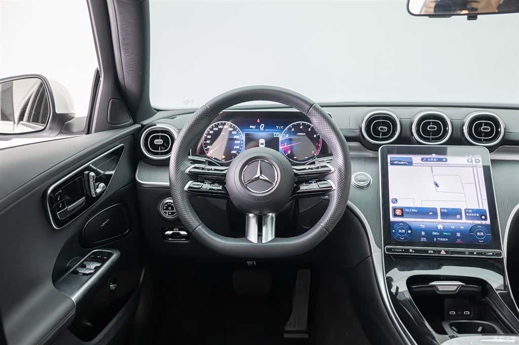 Mercedes-Benz C-Class, 2023 15