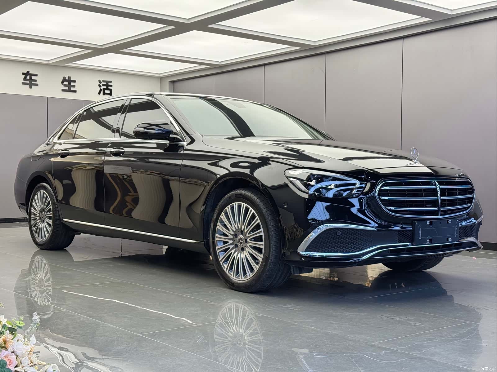 Mercedes-Benz E-Class, 2023 3